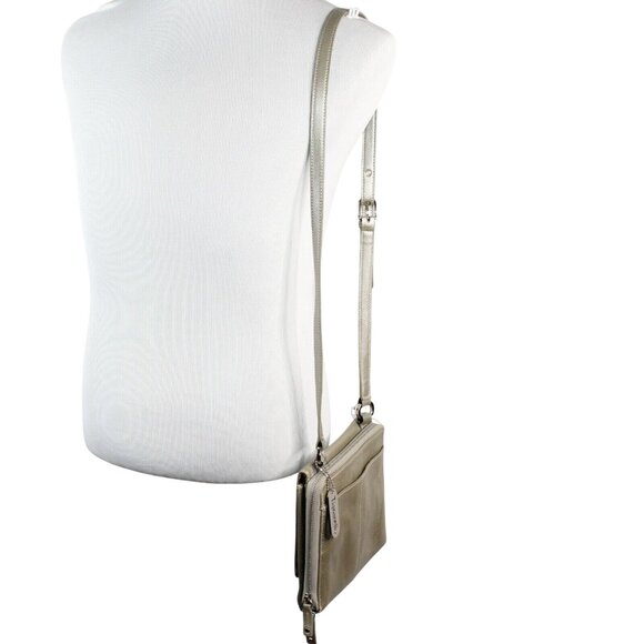 Tignanello Metallic Pebble Leather Snap Zippered Pockets Crossbody Purse Bag - Picture 3 of 11